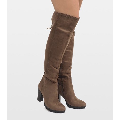 Botas con aislamiento de color topo en un puesto N503 gris