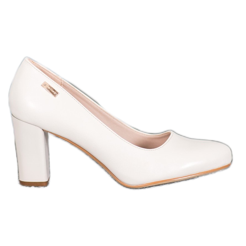 Sergio Leone Bombas cómodas en un pilar marrón Sergio Leone Bombas cómodas en un pilar marrón