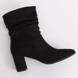 Negro 5582 Botas negras con pendiente