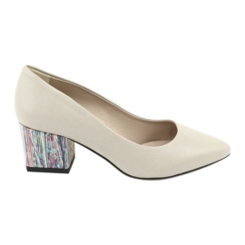 Kaniowski bombea un tacón decorativo 0205 beige