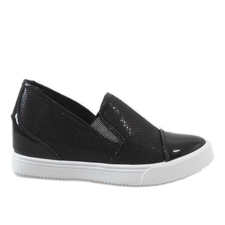 Zapatillas negras en la cuña DD437-1 negro