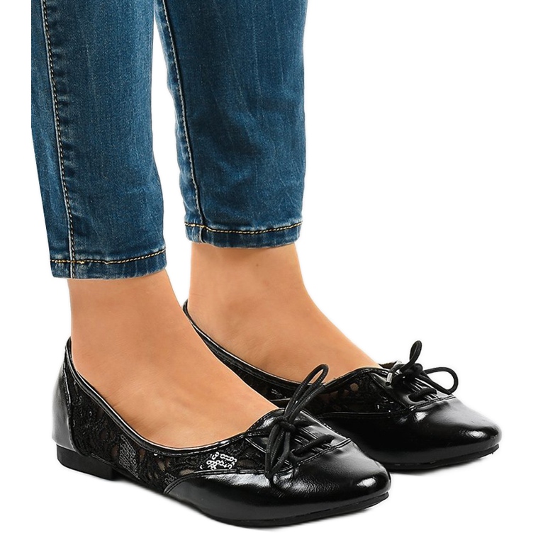 Bailarinas negras caladas con cordones 61305 negro Bailarinas negras caladas con cordones 61305 negro