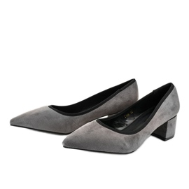 Zapatos de tacón de ante gris en el pilar L436 amarillo