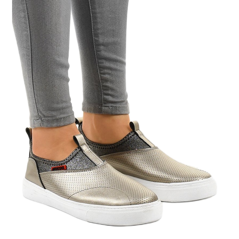 Zapatillas doradas con goma A-92 dorado