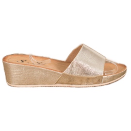 SHELOVET Zapatillas de cuña con estilo amarillo