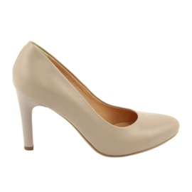 Bombas Mustang en el poste Espinto 755/153 beige