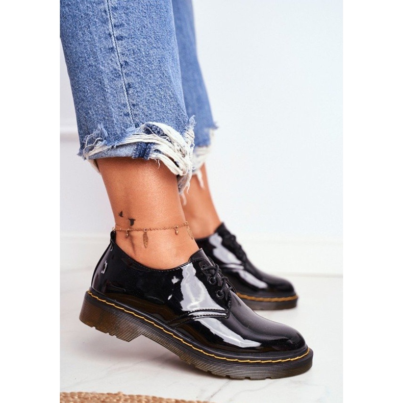 SEA Zapatos de mujer lacados en negro NC991