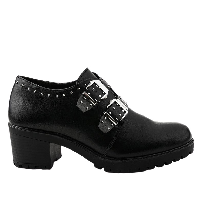 Zapatos brogue negros con tachuelas en el bloque NC176