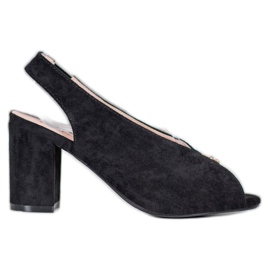 Zapatos elegantes en un poste VINCEZA negro