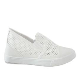 Zapatillas blancas caladas en la cuña DD441-2 blanco