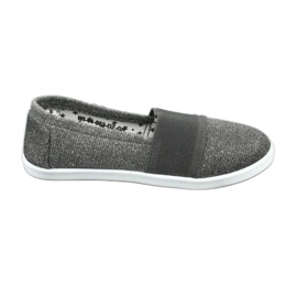 Cómodas zapatillas plateadas Wishot 44-053 gris