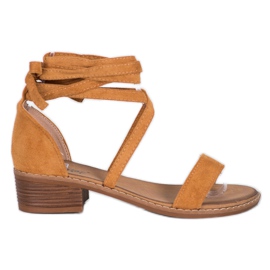 Sandalias atadas marrón Sandalias atadas marrón
