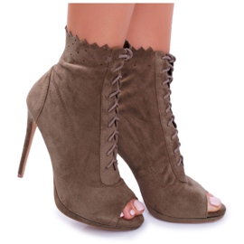 Sandalias con cordones de gamuza Lu Boo Botas en un tacón alto Natasha verde