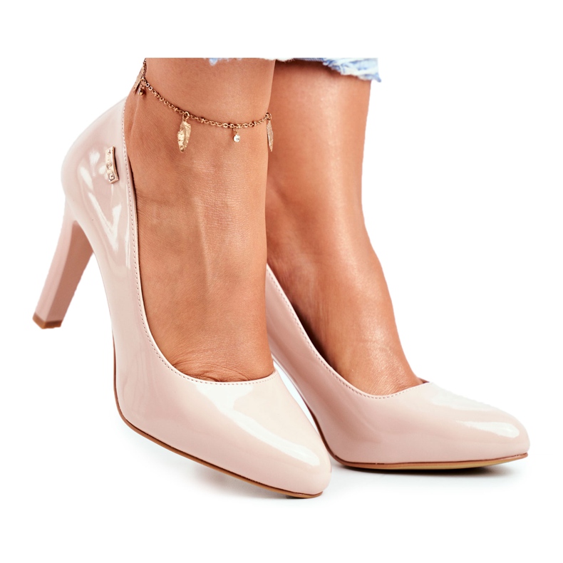 Bombas de mujeres Sergio Leone Beige Varnished en la publicación