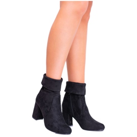 EVE Botas de mujer de ante negro en una publicación de Dharma