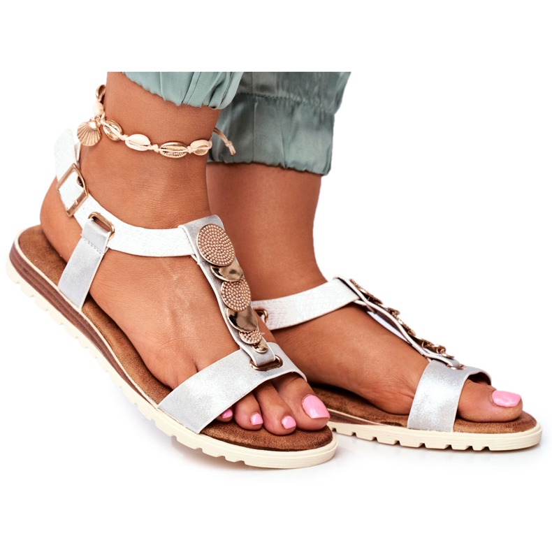 EVE Sandalias planas plateadas para mujer con adornos Milton gris