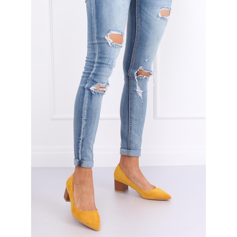 Salón con tacón de madera CL75P Amarillo miel Salón con tacón de madera CL75P Amarillo miel