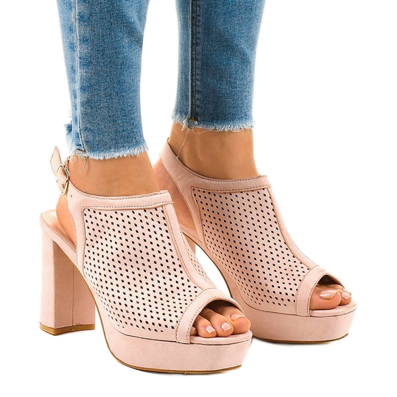 Sandalias tacón calado beige 9R82 Sandalias tacón calado beige 9R82