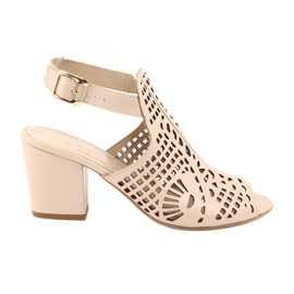 Sandalias En Una Barra Laura Messi 1924 Cuero Beige Montoro rosa