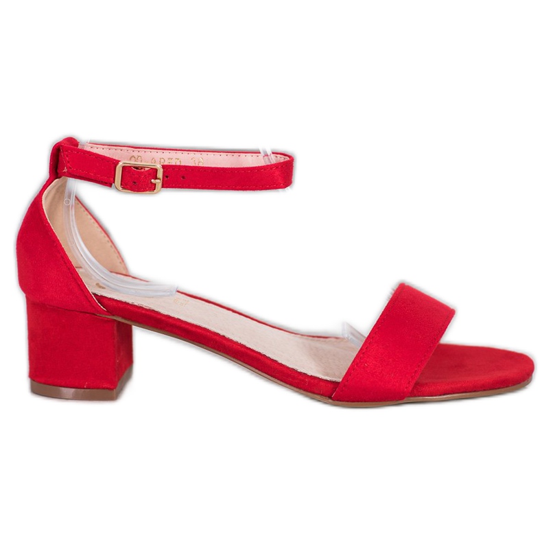 Small Swan Sandalias rojas en una barra rojo
