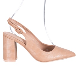 Comer Zapatos de salón clásicos con tacón abierto beige