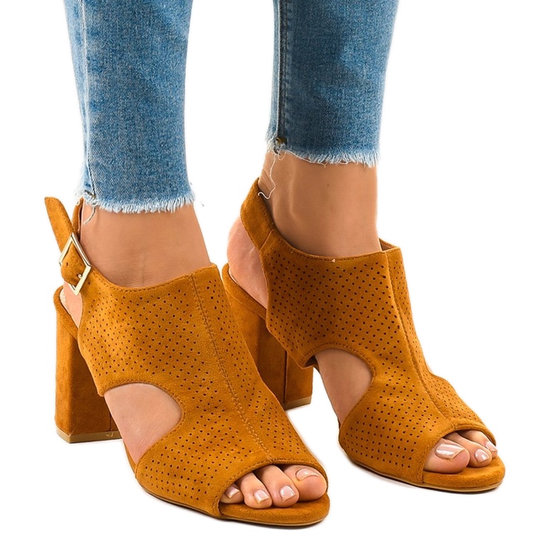 Sandalias camel calado con corte 99-33A marrón Sandalias camel calado con corte 99-33A marrón