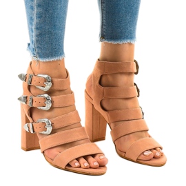 Sandalias rosas en un poste con hebillas 8022 rosado