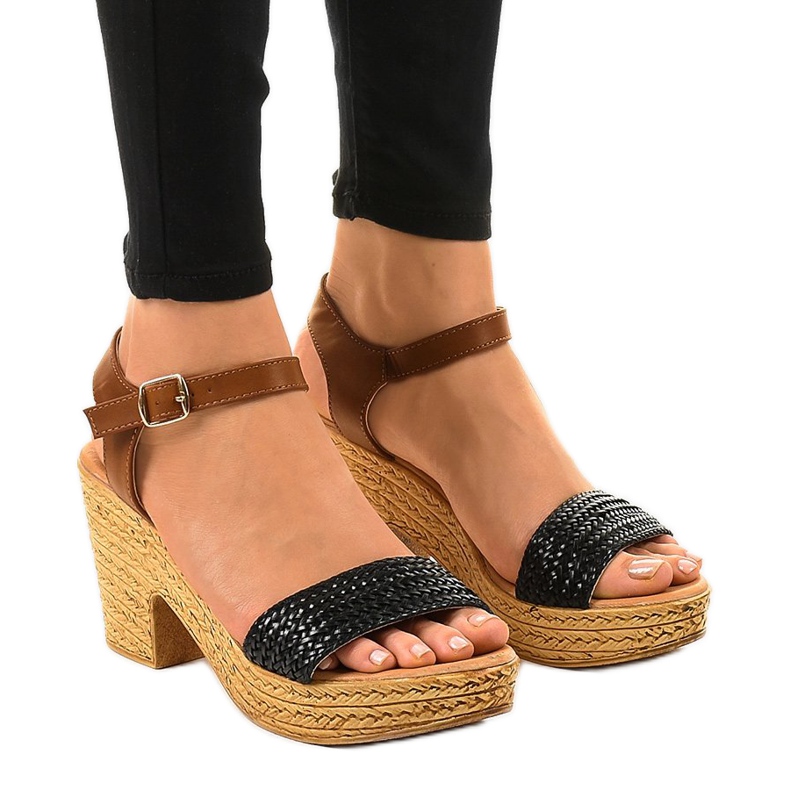 Sandalias negras de tacón 150-614 marrón negro