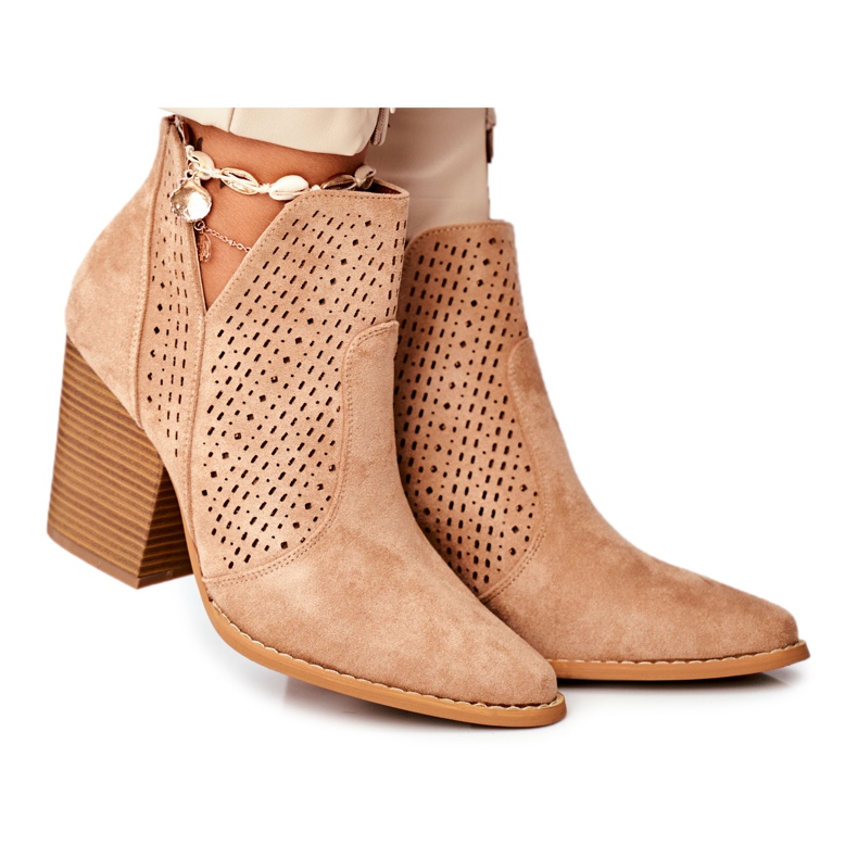 Botas De Mujer Con Tacón Ante Calado Tonos Beige Botas De Mujer Con Tacón Ante Calado Tonos Beige