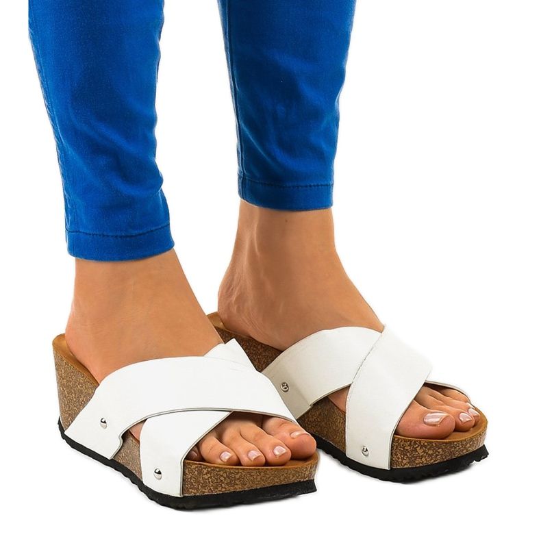 Sandalias blancas sobre un tacón de cuña Zapatillas GU53 blanco Sandalias blancas sobre un tacón de cuña Zapatillas GU53 blanco