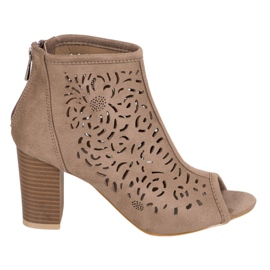 Botas VINCEZA con punta abierta calada marrón