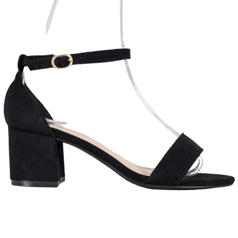 Nio Nio Sandalias cómodas en una barra negro
