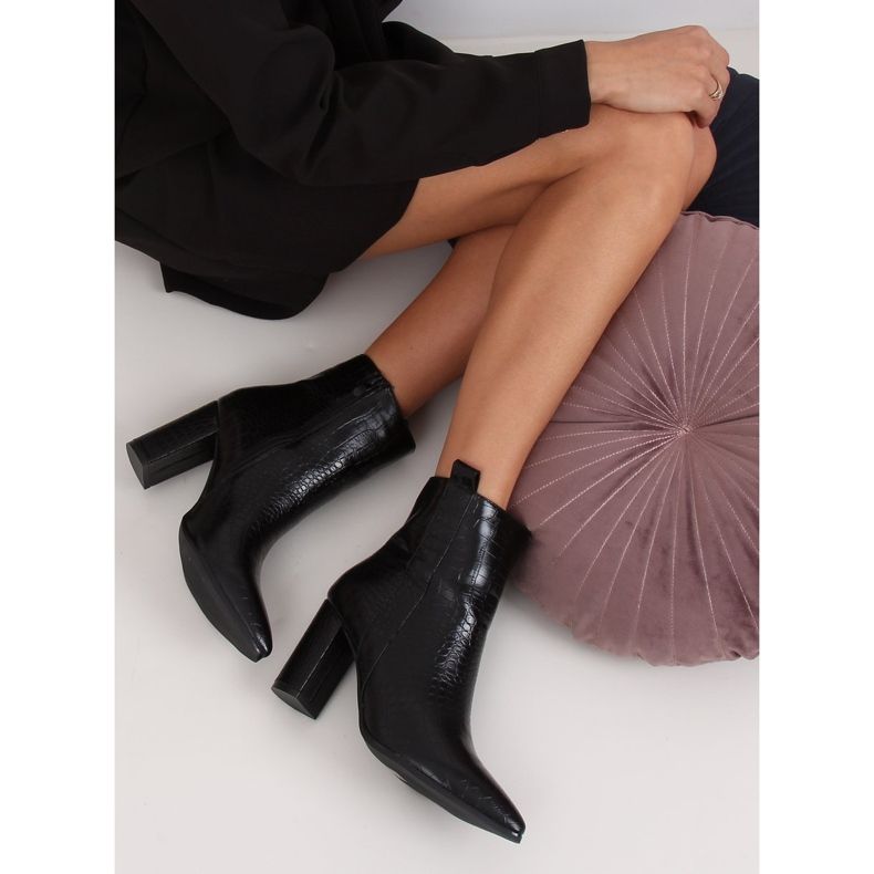 Negro Botas de tacón de piel de serpiente RB54 Negro