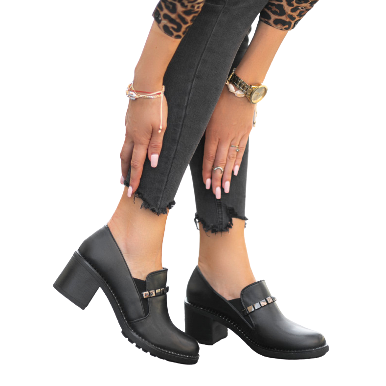 Zapatos negros de mujer en el poste C17-6113 Zapatos negros de mujer en el poste C17-6113