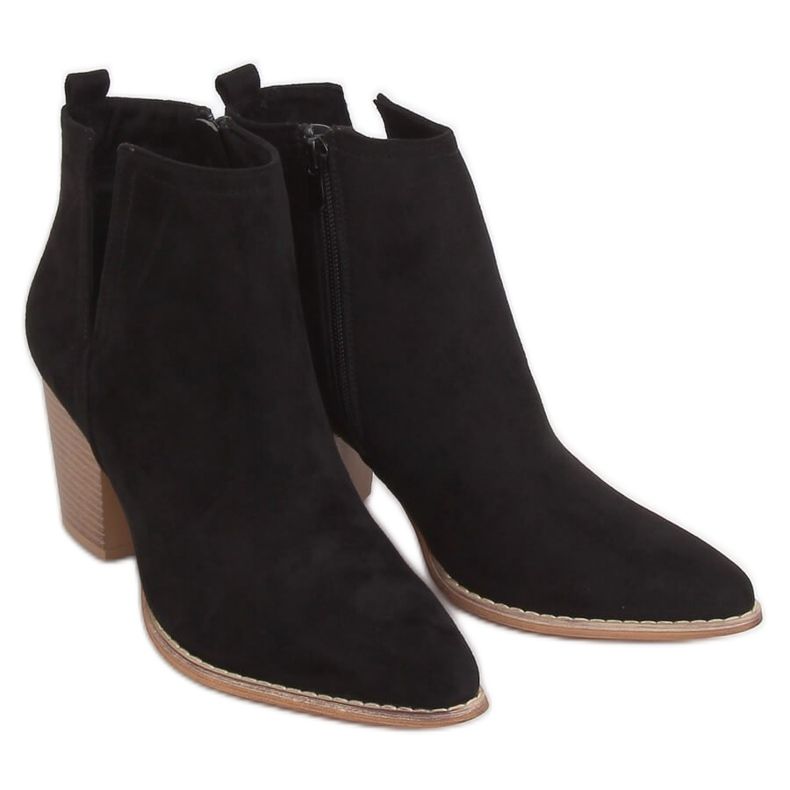 Botas de tacón con puntera en negro almendra M397 Black Botas de tacón con puntera en negro almendra M397 Black