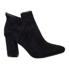 Botas en un poste VINCEZA negro