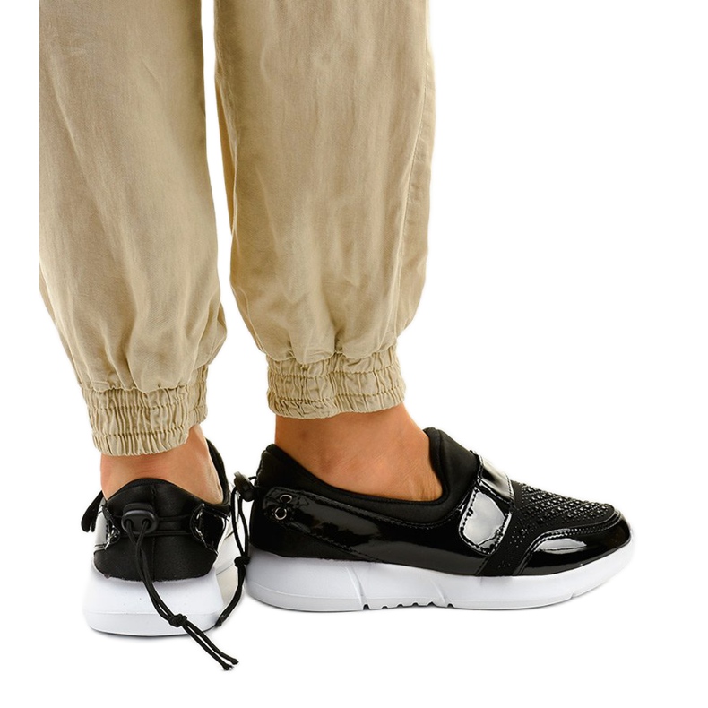 Zapatillas deportivas sin cordones en blanco y negro B120-1 Zapatillas deportivas sin cordones en blanco y negro B120-1