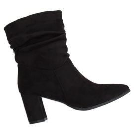 Negro 5582 Botas negras con pendiente