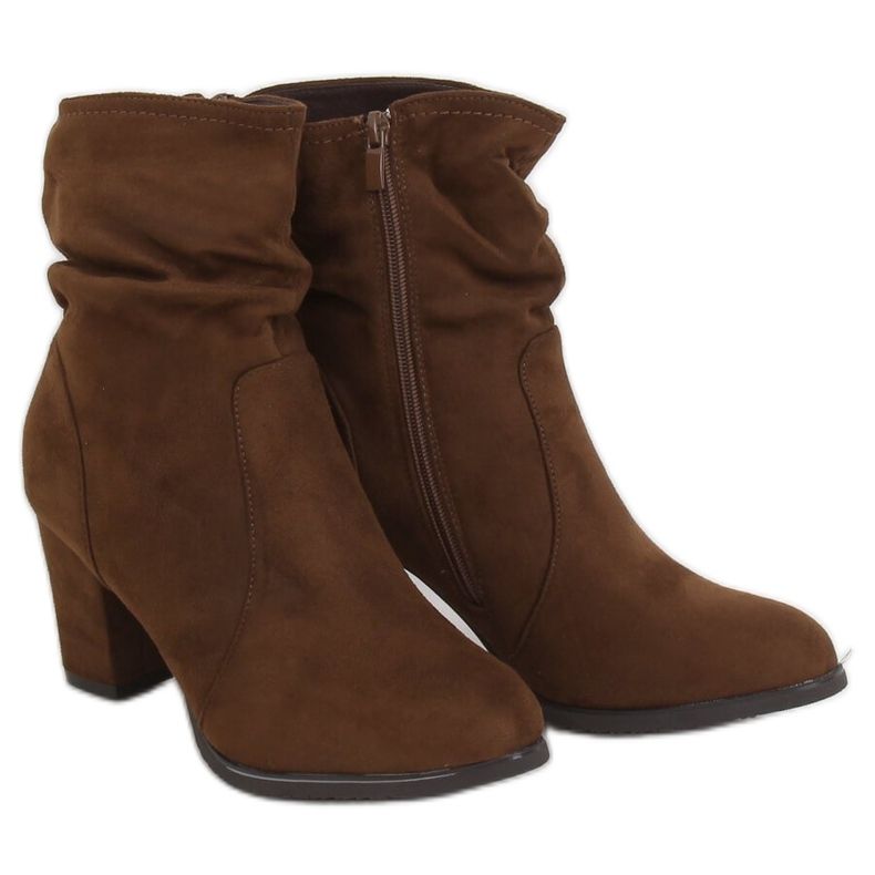 Botas en el poste marrón DH21 Marrón