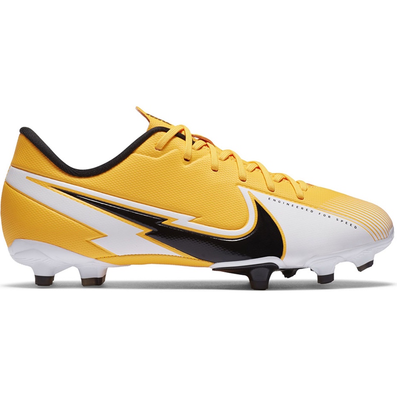 Calzado de fútbol Nike Mercurial Vapor 13 Academy FG / MG Junior AT8123 801 naranja amarillo