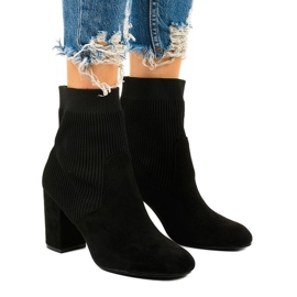 Botas negras de mujer con calcetín Uhrrelle negro