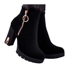 Botas de mujer en un tacón alto Black Yris negro