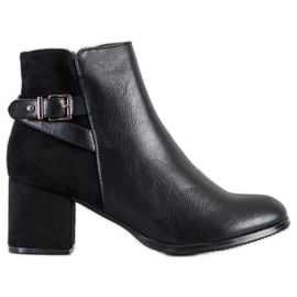 J. Star Botas negras en tacones altos negro