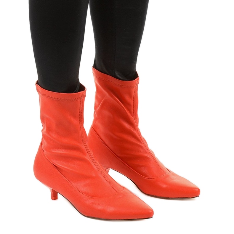 Tacones rojos con un calcetín Ragemour