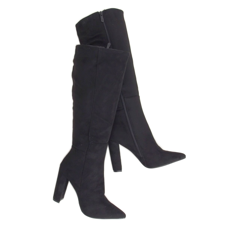 Botas negras en el poste negro NS072P Negro