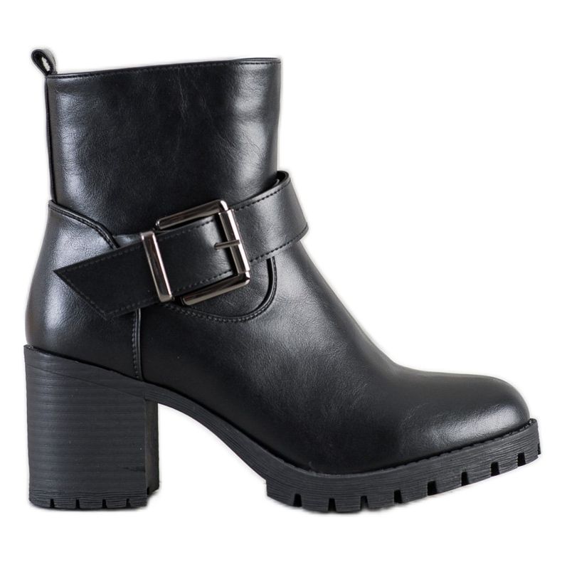 SDS Trabajadores con estilo en un bar negro SDS Trabajadores con estilo en un bar negro