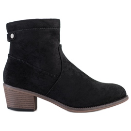 Camo Botas casuales en un poste negro