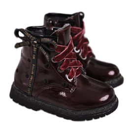 EVE Botas lacadas granate Essie rojo