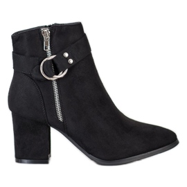 Balada Botas elegantes con adorno negro