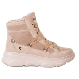 Kylie Tramperos beige de moda